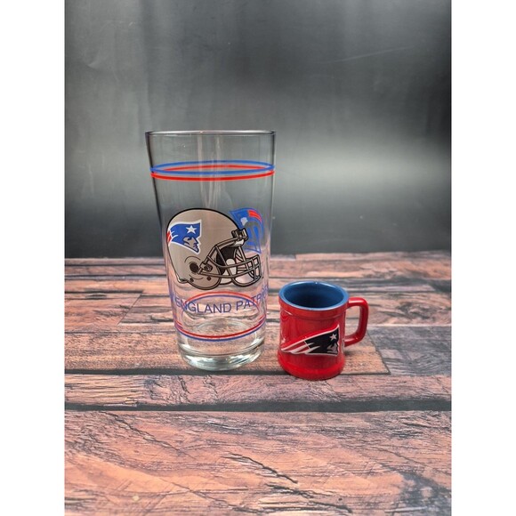 Vtg New England Patriots‎ NFL Football 6.25" Beer Glass & Shot Glass Set Barware - Picture 1 of 13